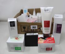 Twenty assorted Cosrx beauty items to include one step original clear pads, one step green hero