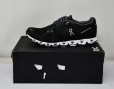 A pair of women's as new On Running Cloud trainers (UK 6.5).