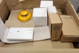 A quantity of Zettler 830PH optical-heat detectors, Vimpex Banshee EXCEL red sounders and other