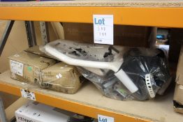 A BeSafe iZi Modular i-Size Isofix Base in black and a Thule Yepp Maxi Seatpost in white.