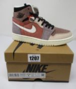 A pair of women's as new Nike Air Jordan 1 Zoom Air Comfort (UK 3.5).