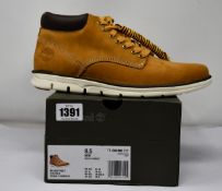 A pair of as new Timberland Bradstreet chukka boots (UK 8).
