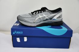 A pair of as new Asics Gel-Nimbus 21 Platinum trainers (UK 8).