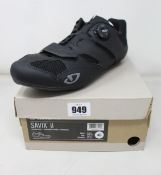 A pair of as new Giro Savix II cycling shoes (UK 11).