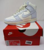A pair of women's as new Nike Dunk High (UK 4).