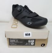 A pair of as new Giro Savix II cycling shoes (UK 10).