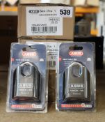 Three ABUS 10KS200 Chains in black and two ABUS 190CS/60C Combination Padlocks.