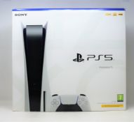 A boxed as new Sony PlayStation 5 825GB Console in White (EU8 CFI-1016A 01Y 220-240V P-27418872-L