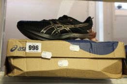 A pair of women's as new Asics Novablast Platinum (UK 5).