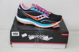 A pair of women's as new Saucony Endorphin Speed trainers (UK 6).
