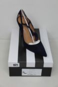 A pair of as new Aquazzura Aria Pump 105 (EU 41).