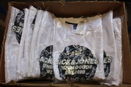 Twelve as new Jack Jones Jorlefo crew neck sweaters in white (Assorted sizes - RRP £25 each).