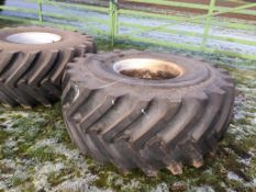 2x 720-665 Floatation Tyres