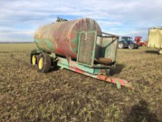 Twin axle water bowser