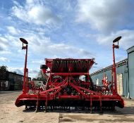 Kuhn Combiliner Venta LC402 Combination Drill with Kuhn HR4004D Power Harrow.