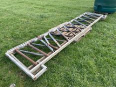 2No 13ft 6inch diagonal feed barriers