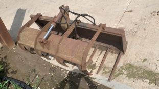 Bobcat hydraulic muck grab