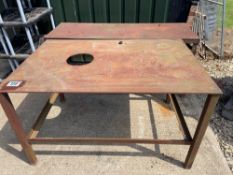 Pair workshop tables