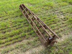 Rear crumbler bar, 10ft