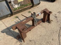 Bale spike with pin and cone brackets