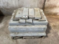 Quantity concrete edging kerbs