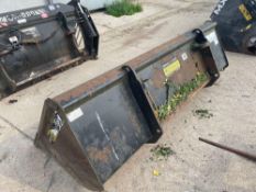 2015 Cherry Products X-Form bucket with pin and cone brackets. Serial No: XF6000383