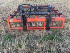 Browns bale grab to fit Manitou