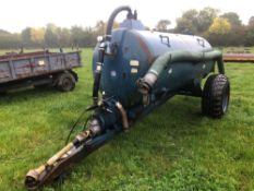 ALFA-LAVAL 800l vacuum tanker on 16-20 wheels and tyres. Serial No: 8507108T