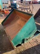Tip Skip c/w Pallet Tine Brackets