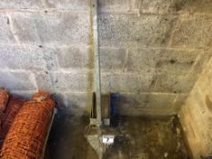 Electric fence strainer and reel