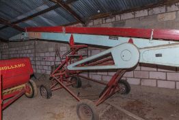 Lister Blackstone Bale Elevator Lister Blackstone bale elevator, year - ?,