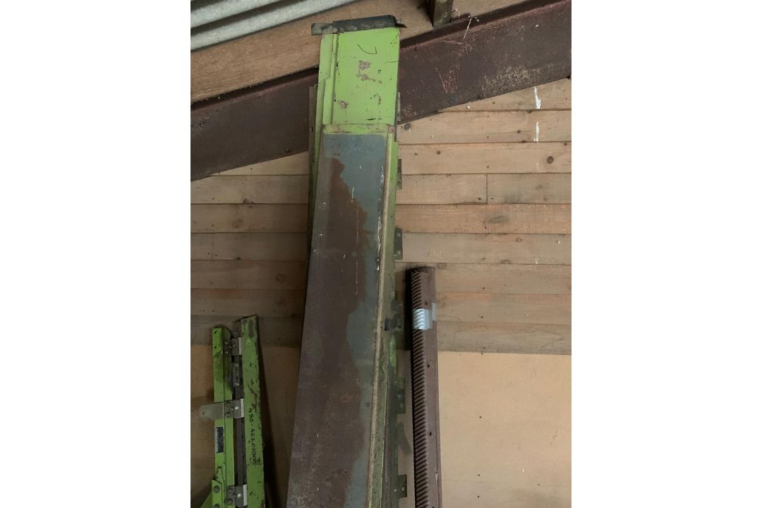 Combine Side knife and rape extension kit for Lexion 480. Stored near West Grinstead, Sussex. - Image 3 of 3