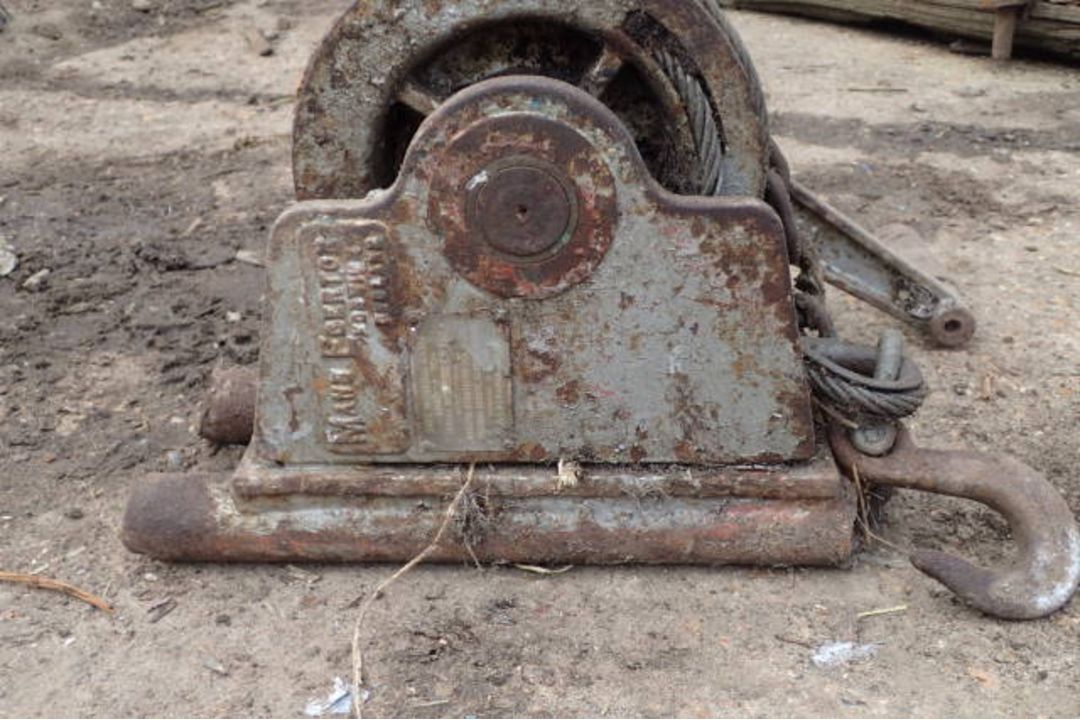 1 ton Mann Everton winch. Stored near Harleston, Norfolk. - Image 3 of 3