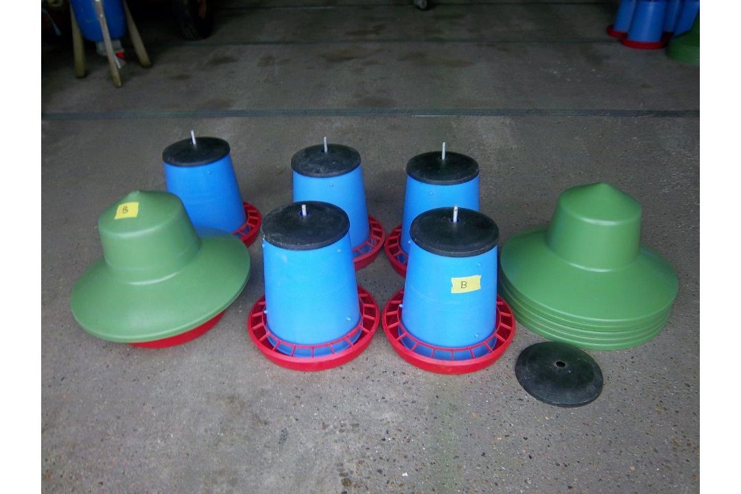 6 x Manola Feeder c/w Outdoor Rainguard, Indoor Cover & Scratch Ring. Stored near Beccles, Suffolk.