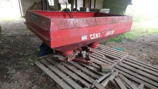 Lely Centerliner Superbowl 24 1.5t fertiliser spreader with hydraulic headland shut off.