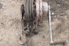 1 ton Mann Everton winch.