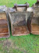 4 x JCB buckets. Stored near Goring Heath, Reading. No VAT on this lot.