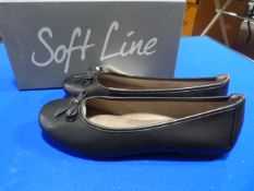 *Soft Line Size: 6 Black Shoes