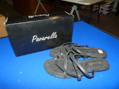 *Pavarella Size: 7 Black Shoes