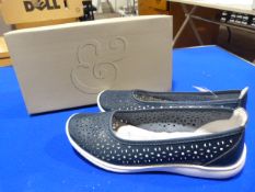 *Fleet & Foster Size: 5 Navy Shoes