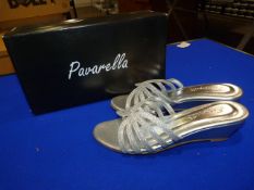 *Pavarella Size: 7 Silver Shoes