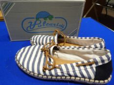 *Vulcarini Size: 37 White & Blue Shoes