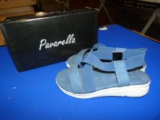 *Pavarella Size: 5 Navy Shoes