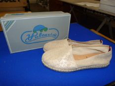 *Vulcarini Size: 41 Beige Shoes