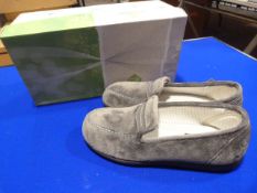 *Celiaruiz Size: 41 Grey Shoes