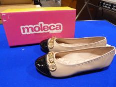 *Moleca Size: 37 Beige & Black Shoes
