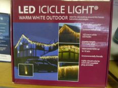 *Outdoor LED Icicle Lights 4m (Warm White)
