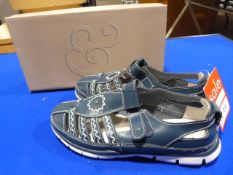 *Fleet & Foster Size: 36 Navy Shoes