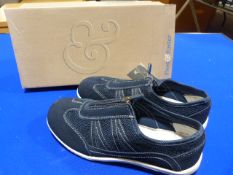 *Fleet & Foster Size: 3 Navy Shoes