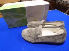 *Celiaruiz Size: 41 Grey Shoes
